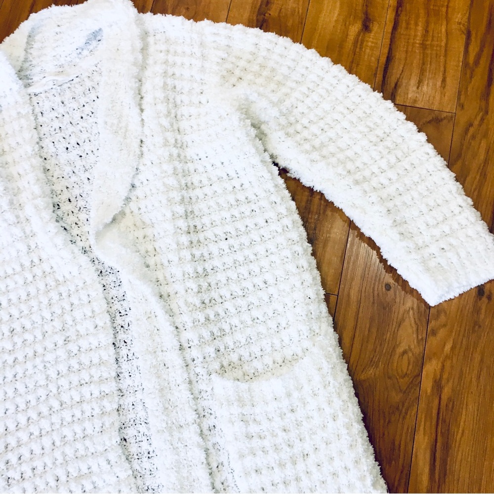Pottery Barn white waffle knit chenille robe cozy spa bath home winter l…